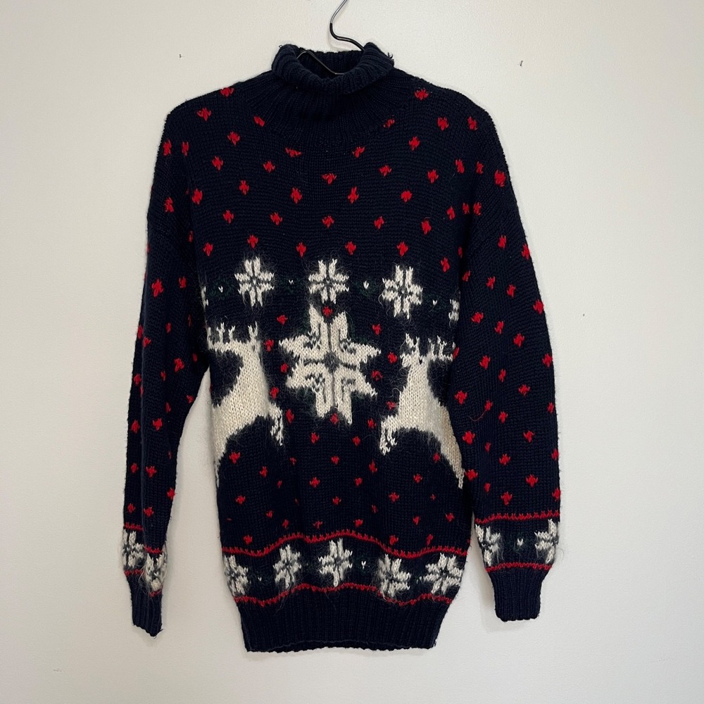 Vintage Hand Knit Christmas Sweater Women's M Fair isle Holiday Mohair